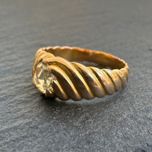 Load image into Gallery viewer, Diamond Score Shank Ring