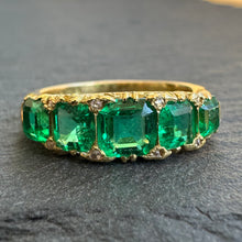 Load image into Gallery viewer, Emerald 5 Stone Ring