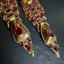 Load image into Gallery viewer, Iberian Garnet Earrings