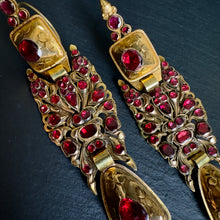 Load image into Gallery viewer, Iberian Garnet Earrings