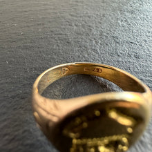 Load image into Gallery viewer, “Verus Ad Finem” Signet Ring