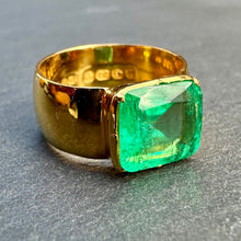 Load image into Gallery viewer, Bespoke Antique Colombian Emerald Ring