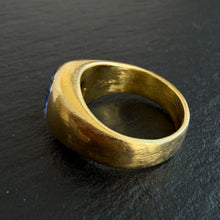 Load image into Gallery viewer, Sapphire Intaglio Ring