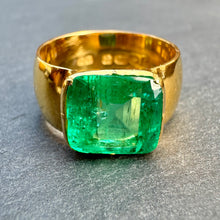 Load image into Gallery viewer, Bespoke Antique Colombian Emerald Ring
