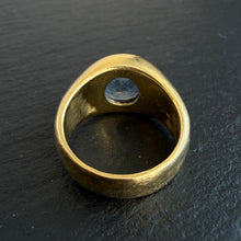 Load image into Gallery viewer, Sapphire Intaglio Ring