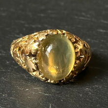 Load image into Gallery viewer, Cats Eye Chrysoberyl Ring