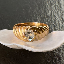 Load image into Gallery viewer, Diamond Score Shank Ring