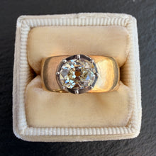 Load image into Gallery viewer, Reserved - ROCKS Bespoke 0.85ct Diamond Ring