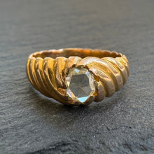 Load image into Gallery viewer, Diamond Score Shank Ring