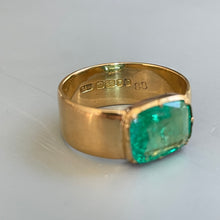 Load image into Gallery viewer, Bespoke Emerald Ring
