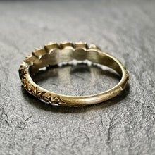 Load image into Gallery viewer, Emerald 7 Stone Ring