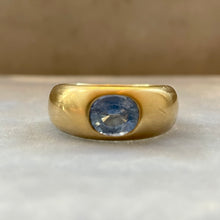 Load image into Gallery viewer, Bespoke Antique Sapphire Ring