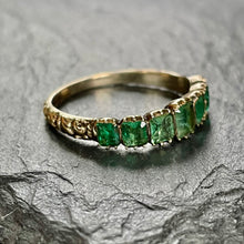 Load image into Gallery viewer, Emerald 7 Stone Ring