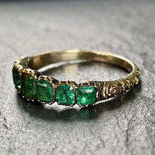 Load image into Gallery viewer, Emerald 7 Stone Ring