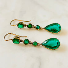 Load image into Gallery viewer, Emerald Green Paste Earrings