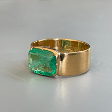 Load image into Gallery viewer, Bespoke Emerald Ring