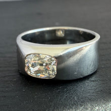 Load image into Gallery viewer, ROCKS Bespoke 1.02ct OMC Diamond Ring
