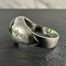 Load image into Gallery viewer, Platinum Tourmaline Signet Ring
