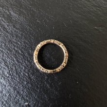 Load image into Gallery viewer, 9k Gold Split Ring 12
