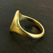 Load image into Gallery viewer, 18k Gold Signet Ring
