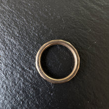 Load image into Gallery viewer, 9k Gold Split Ring 8
