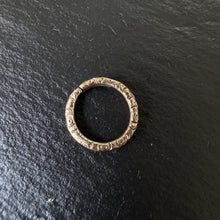 Load image into Gallery viewer, 9k Gold Split Ring 12
