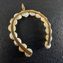 Load image into Gallery viewer, Pearl Horseshoe Pendant
