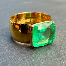 Load image into Gallery viewer, Bespoke Antique Colombian Emerald Ring
