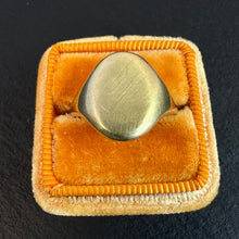 Load image into Gallery viewer, 18k Gold Signet Ring
