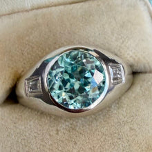 Load image into Gallery viewer, On Hold - Zircon and diamond ring
