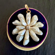 Load image into Gallery viewer, Pearl Flower Pendant
