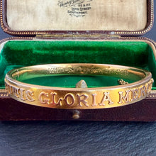 Load image into Gallery viewer, Virtutis Gloria Merces Bangle
