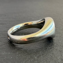 Load image into Gallery viewer, ROCKS Bespoke Grey Sapphire Ring
