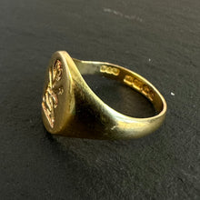 Load image into Gallery viewer, 18k Gold Cobra Signet Ring
