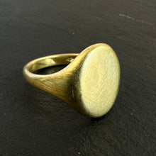 Load image into Gallery viewer, 18k Gold Signet Ring
