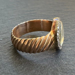 Portrait Ring