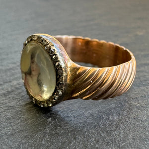 Portrait Ring