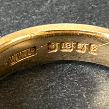 Load image into Gallery viewer, Engraved 18k Gold Antique Band
