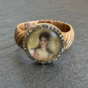 Portrait Ring