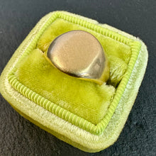 Load image into Gallery viewer, 18k Gold Antique Blank Signet Ring Oval
