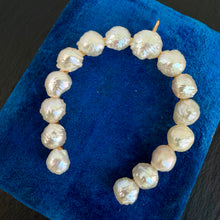 Load image into Gallery viewer, Pearl Horseshoe Pendant
