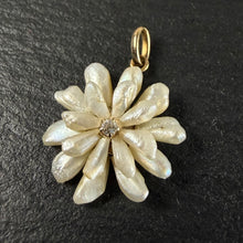 Load image into Gallery viewer, Pearl Flower Pendant
