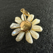 Load image into Gallery viewer, Pearl Flower Pendant
