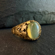 Load image into Gallery viewer, Cats Eye Chrysoberyl Ring
