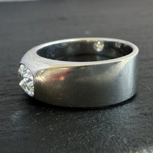Load image into Gallery viewer, ROCKS Bespoke 1.02ct OMC Diamond Ring
