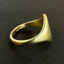 Load image into Gallery viewer, 18k Gold Signet Ring
