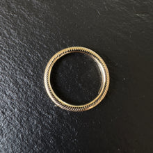 Load image into Gallery viewer, 14k Gold Split Ring 6
