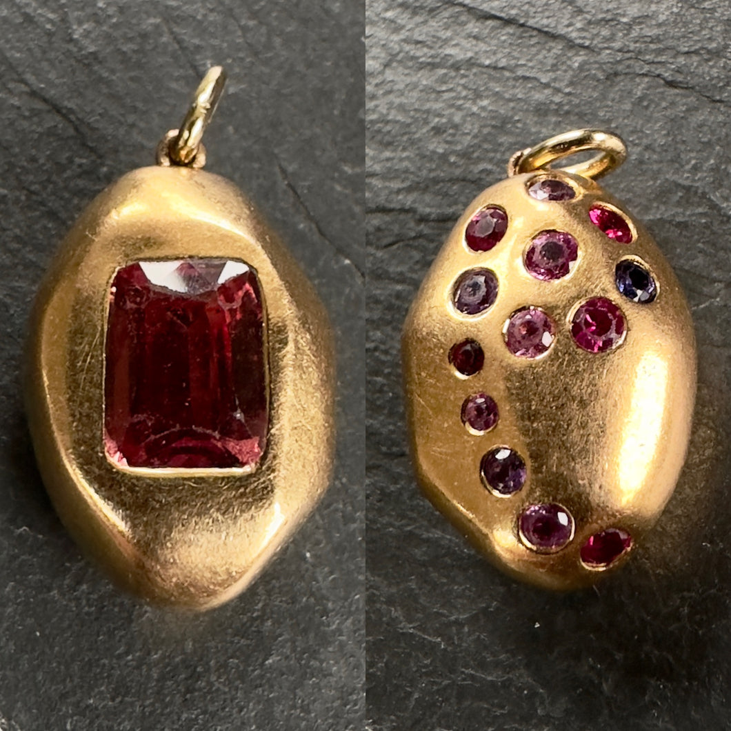 20k Gold Sapphire Pendant 9