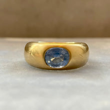 Load image into Gallery viewer, Bespoke Antique Sapphire Ring
