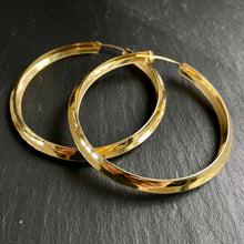 Load image into Gallery viewer, Italian Gold Hoop Earring
